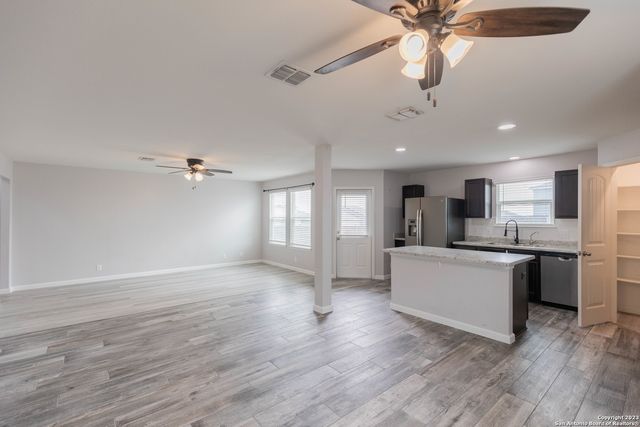 6414 DYNAMIC SOUND, San Antonio, TX 78252