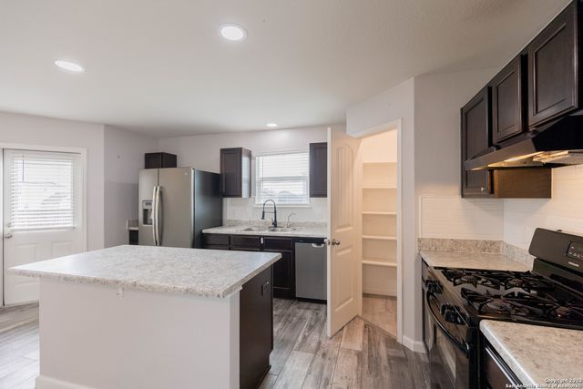 6414 DYNAMIC SOUND, San Antonio, TX 78252