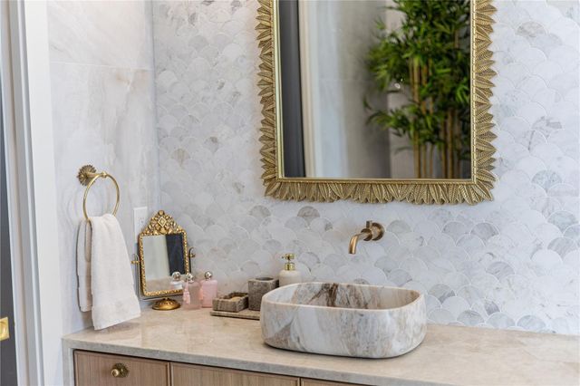 9240 FALCON COURT, Venice, FL 34293