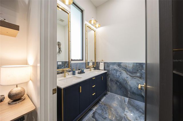 9240 FALCON COURT, Venice, FL 34293