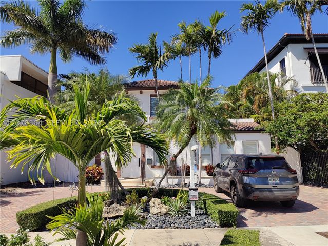 1823 S Bayshore Ln, Miami, FL 33133