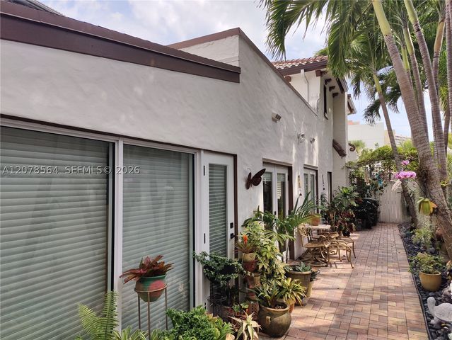 1823 S Bayshore Ln, Miami, FL 33133
