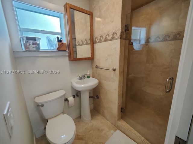 1823 S Bayshore Ln, Miami, FL 33133