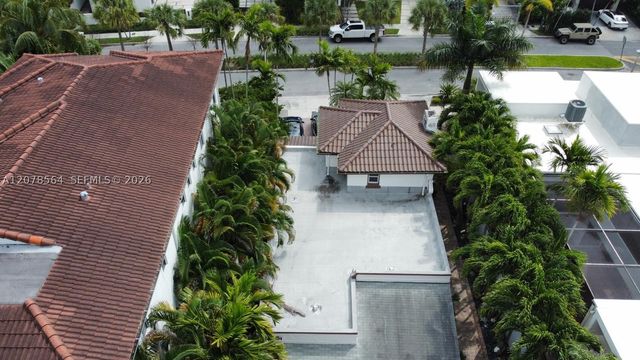 1823 S Bayshore Ln, Miami, FL 33133