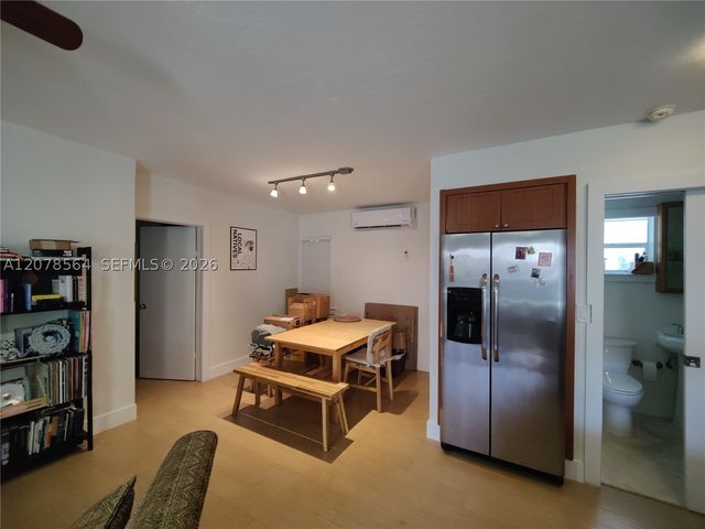 1823 S Bayshore Ln, Miami, FL 33133