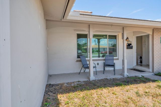 2298 NE 2nd Avenue, Boca Raton, FL 33431