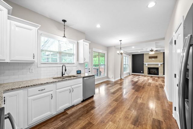 1697 Ellie Piper Cir, Clarksville, TN 37043