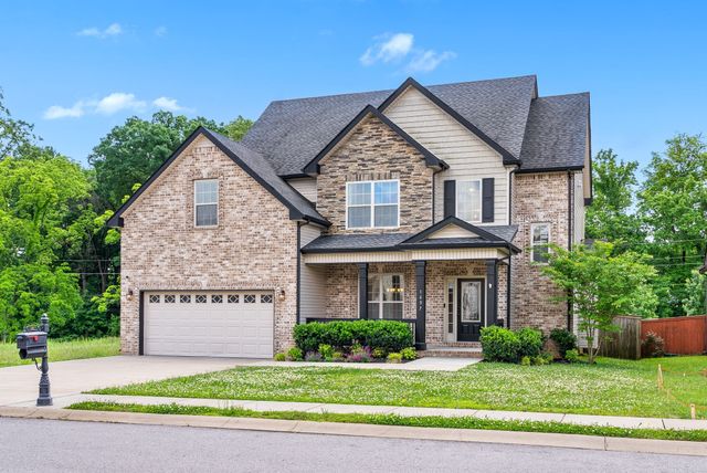 1697 Ellie Piper Cir, Clarksville, TN 37043