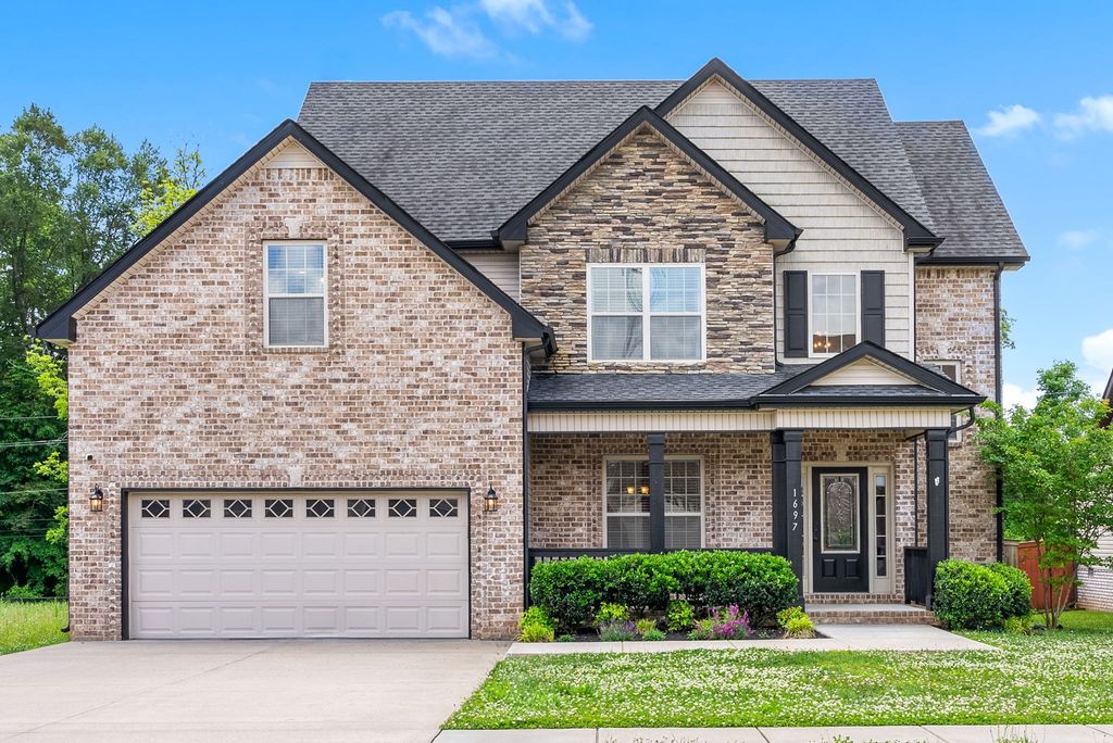 1697 Ellie Piper Cir, Clarksville, TN 37043
