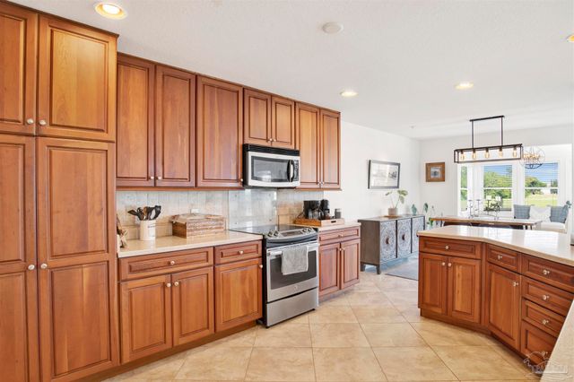 1110 Lionsgate Ln, Gulf Breeze, FL 32563