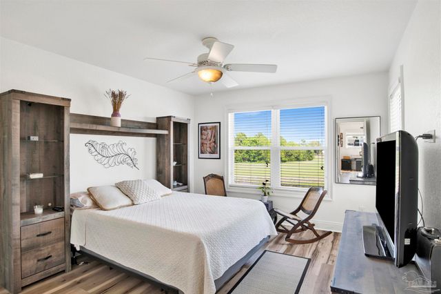 1110 Lionsgate Ln, Gulf Breeze, FL 32563