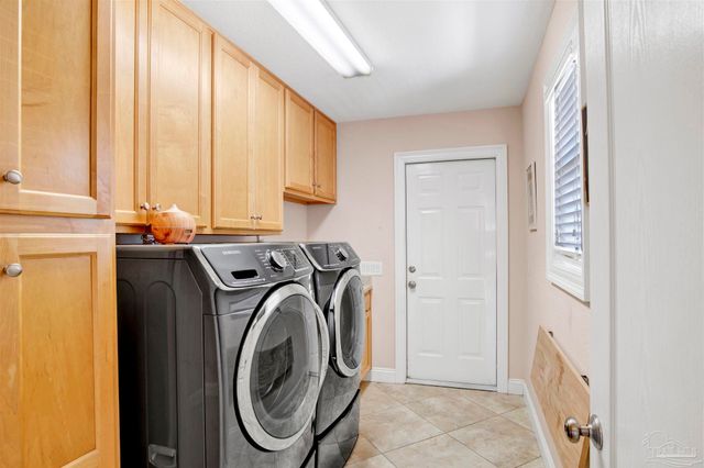 1110 Lionsgate Ln, Gulf Breeze, FL 32563