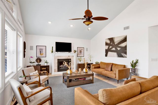 1110 Lionsgate Ln, Gulf Breeze, FL 32563