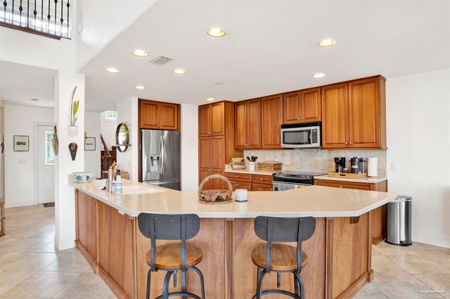 1110 Lionsgate Ln, Gulf Breeze, FL 32563
