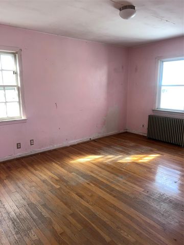 1132 Norbay Street, Franklin Square, NY 11010