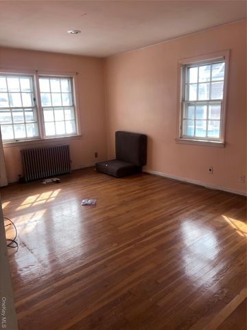 1132 Norbay Street, Franklin Square, NY 11010