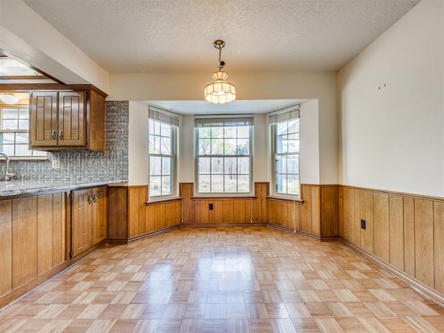 3201 Center Street, The Village, OK 73120