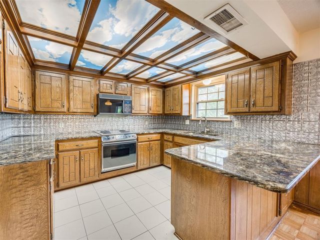 3201 Center Street, The Village, OK 73120