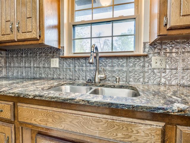 3201 Center Street, The Village, OK 73120