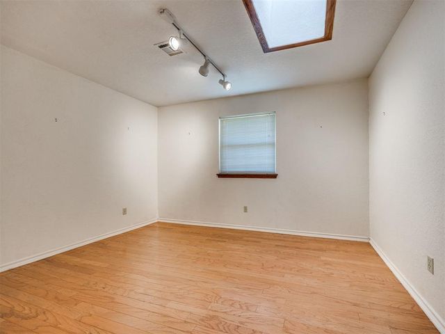 3201 Center Street, The Village, OK 73120