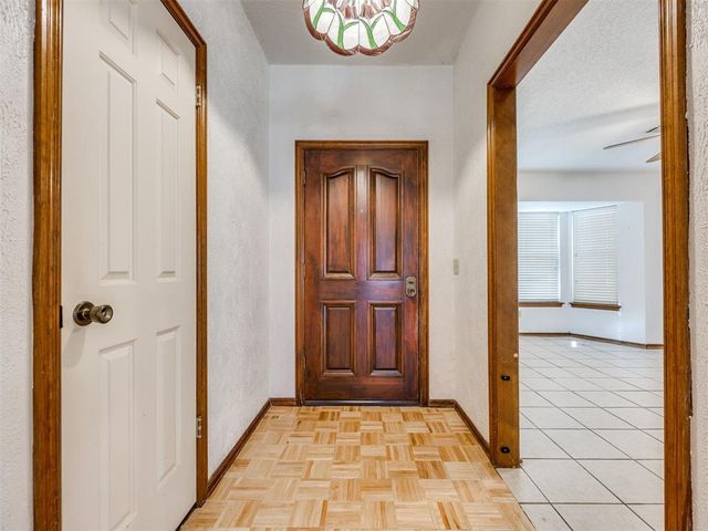 3201 Center Street, The Village, OK 73120