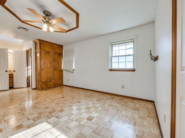 3201 Center Street, The Village, OK 73120