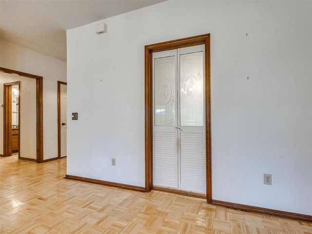 3201 Center Street, The Village, OK 73120