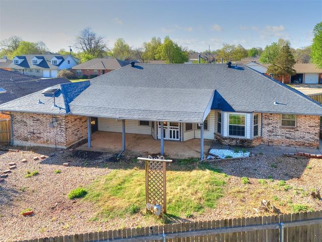 3201 Center Street, The Village, OK 73120