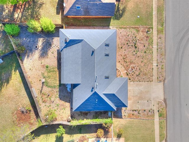 3201 Center Street, The Village, OK 73120