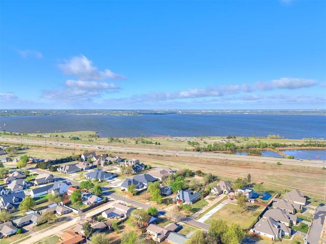 3201 Center Street, The Village, OK 73120