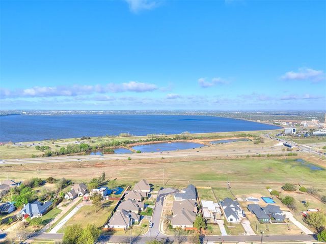 3201 Center Street, The Village, OK 73120