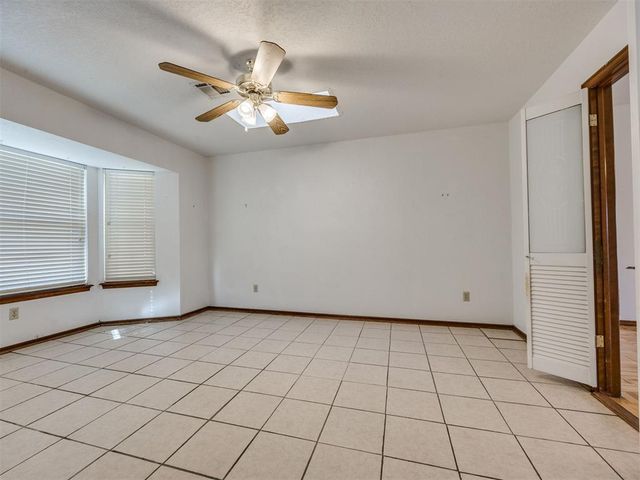 3201 Center Street, The Village, OK 73120