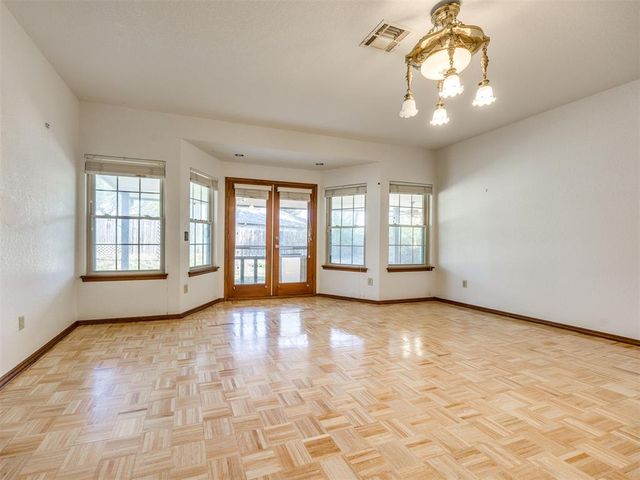 3201 Center Street, The Village, OK 73120