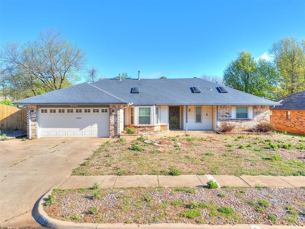 3201 Center Street, The Village, OK 73120