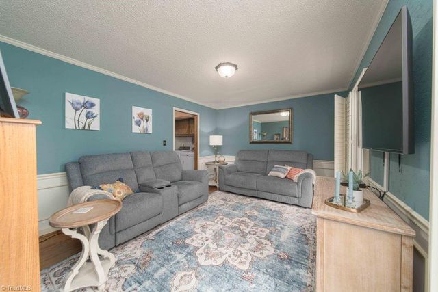 204 Linville Springs Road, Kernersville, NC 27284