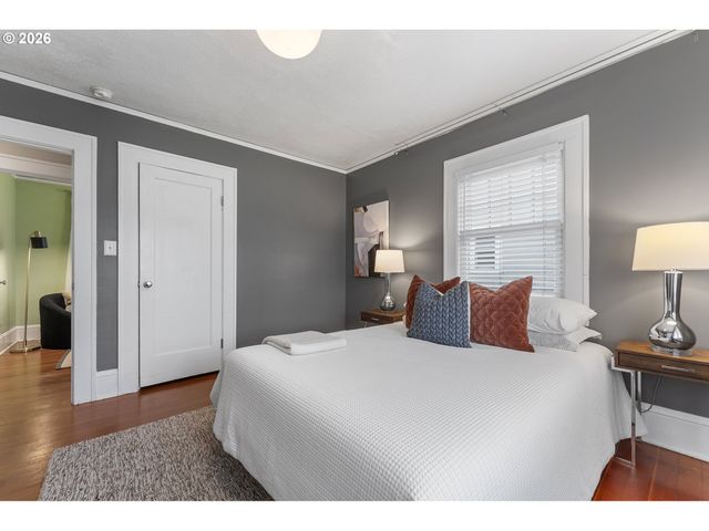 3527 Ne 71ST Ave, Portland, OR 97213