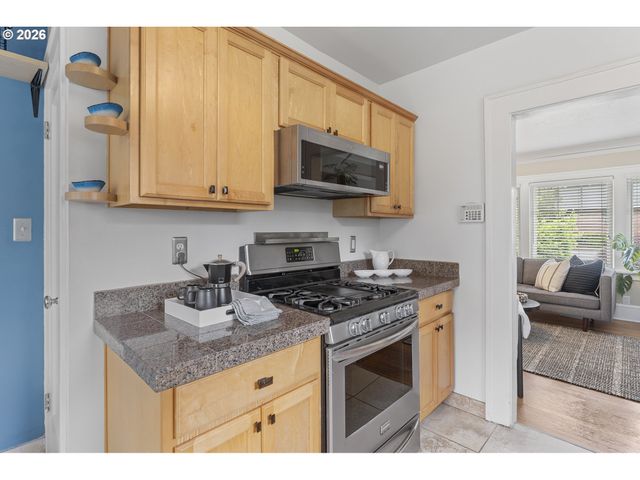 3527 Ne 71ST Ave, Portland, OR 97213
