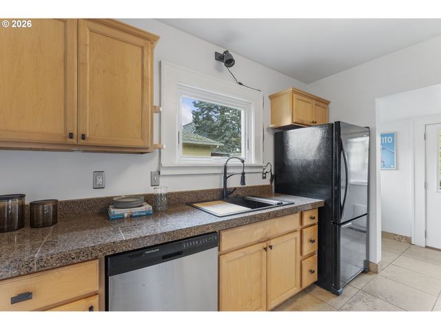 3527 Ne 71ST Ave, Portland, OR 97213