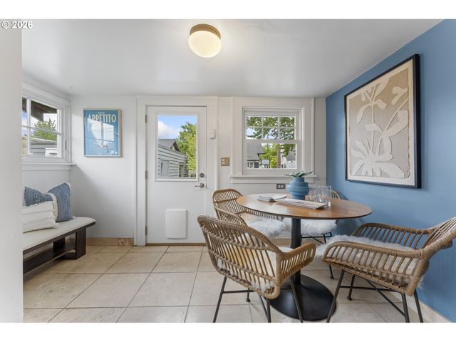 3527 Ne 71ST Ave, Portland, OR 97213