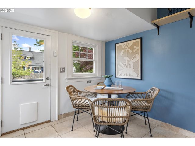 3527 Ne 71ST Ave, Portland, OR 97213