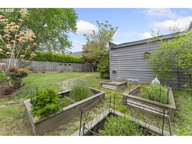 3527 Ne 71ST Ave, Portland, OR 97213