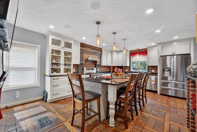 189 Washington St, Canton, MA 02021