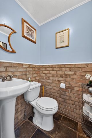 189 Washington St, Canton, MA 02021