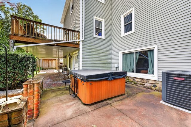 189 Washington St, Canton, MA 02021