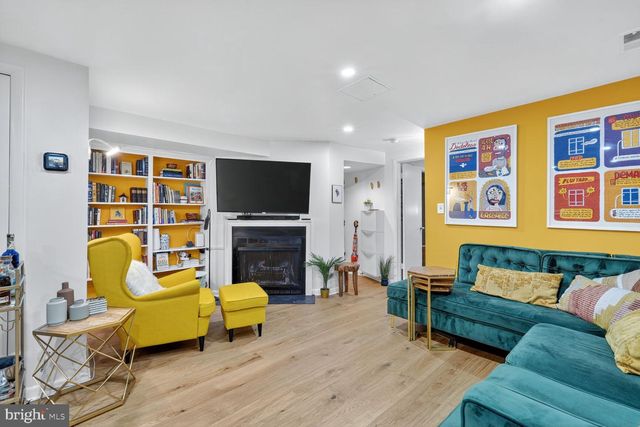 2012 O ST NW #12, Washington, DC 20036