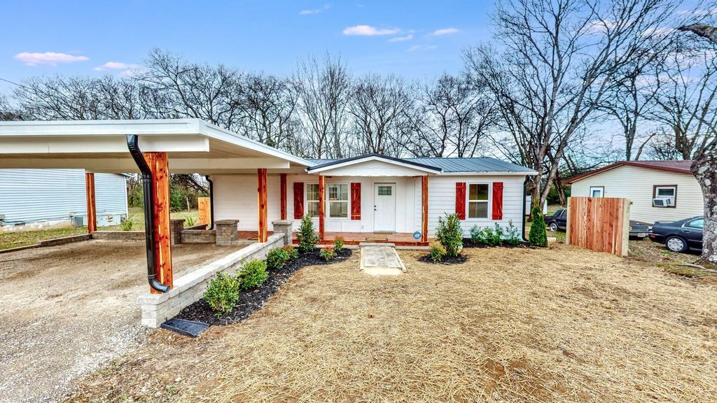 108 Decatur St, Shelbyville, TN 37160