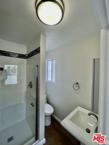 515 E 21st Street, Los Angeles, CA 90011