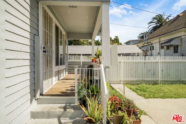 515 E 21st Street, Los Angeles, CA 90011