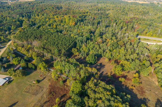 22820 Northland Drive, Paris, MI 49338