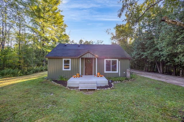 22820 Northland Drive, Paris, MI 49338